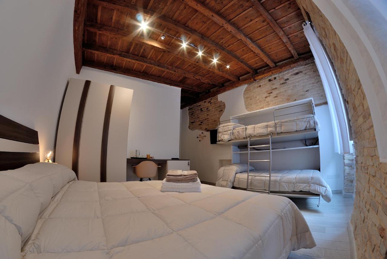 B&B Del Corso Лорето Экстерьер фото