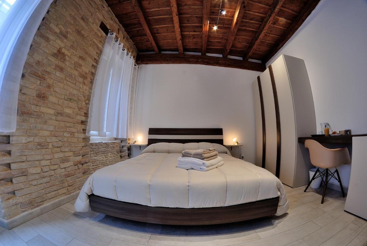 B&B Del Corso Лорето Экстерьер фото